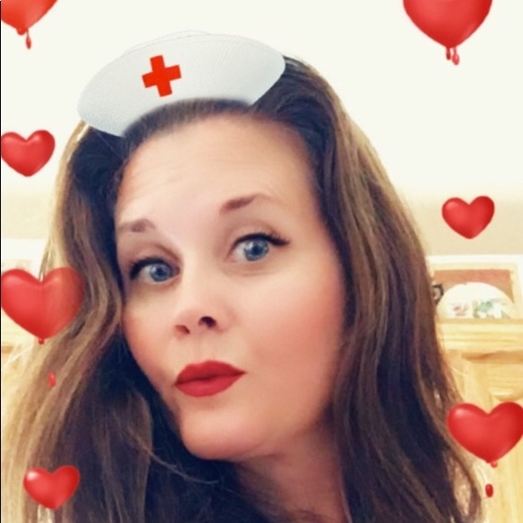 Meet your Posher, Monica - Picture 2 of 8